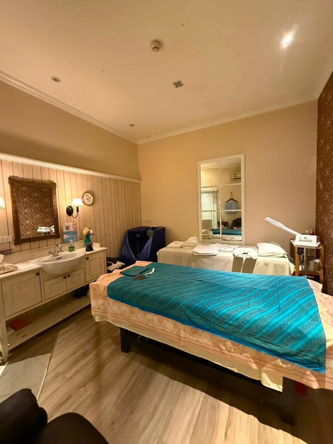 Nail and massage salon for rent/transfer on Ratchaphruek Road Preview 5